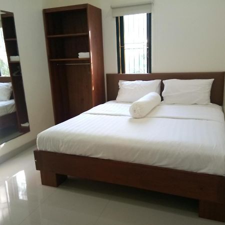 Clean & Comfort Homestay Амбон Екстериор снимка